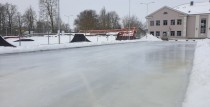 Saldū pieejama publiskā slidotava un Līkā meža slēpošanas trases