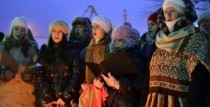 NOTIKS BARIKĀŽU ATCERES UGUNSKURA IEDEGŠANA REŅĶA DĀRZĀ