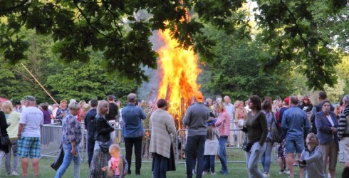 Aicinām uz Jāņu nakts zaļumballi Ventspils  Reņķa dārzā