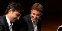 Divus koncertus Liepājā sniegs Zubina Metas protežē klavierduets “Duo Amal”