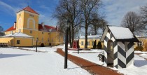 Ventspils muzeja lasītavā: sirds skarabejs izstādē “Retumu kabineti”