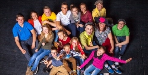 „JŪRAS AKMENTIŅI” AR IZRĀDI PREZENTĒS JAUNO CD ALBUMU