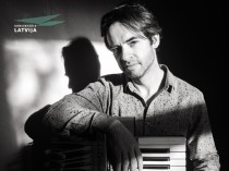 VENTSPILS | Koncertzālē “Latvija” uzstāsies pianists un komponists Vadims Neselovskis