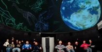 Atklāj visumu uz 360 grādu ekrāna