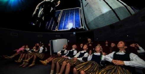 NAKTS PASĀKUMS OBSERVATORIJĀ UN PLANETĀRIJĀ