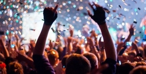 VENTSPILĪ NORISINĀSIES FESTIVĀLA "STUDENTU PARADĪZE" IESILDOŠAIS PASĀKUMS