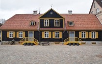 Kuldīgas vecais rātsnams ar Rātslaukumu